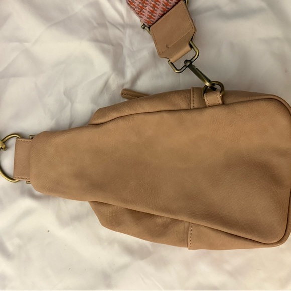 Urban Originals by Anthropologie Pink and Taupe Slingbag - Picture 3 of 6